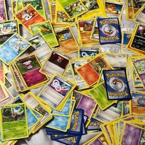 Pokémon Trading Card Game Tin